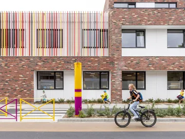 Basisschool 'De Vlieger' in Rumbeke krijgt kleurrijke make-over