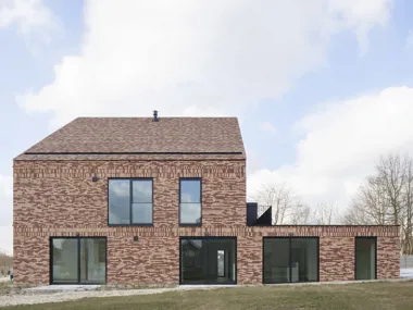 Eyecatcher van formaat met speelse baksteenmix als hoofdingrediënt