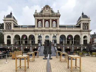 De herwaardering van het historische Vondelparkpaviljoen in Amsterdam