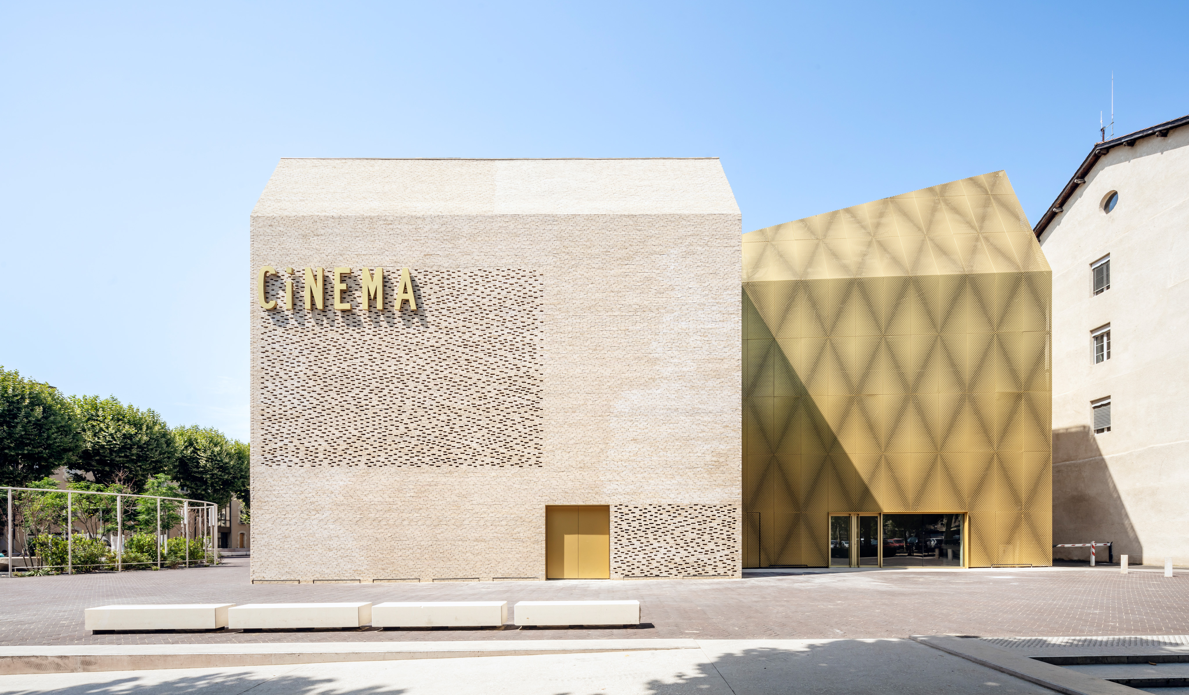 Bioscoop in Cahors gerealiseerd met  linea 9001