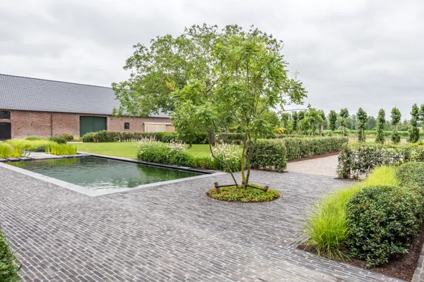 Tuin in hoevestijl met tijdloos karakter om ‘tijdloos’ te genieten