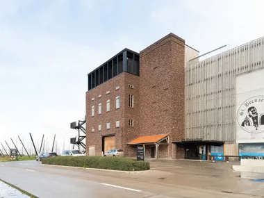 Een speelse, ecologische gevelsteenmix voor een authentiek merk