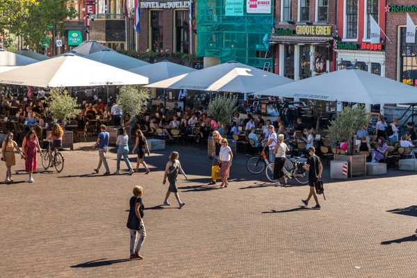 Het kloppend hart van Groningen waar duurzame materialen een investering zijn in de toekomst van de openbare ruimte