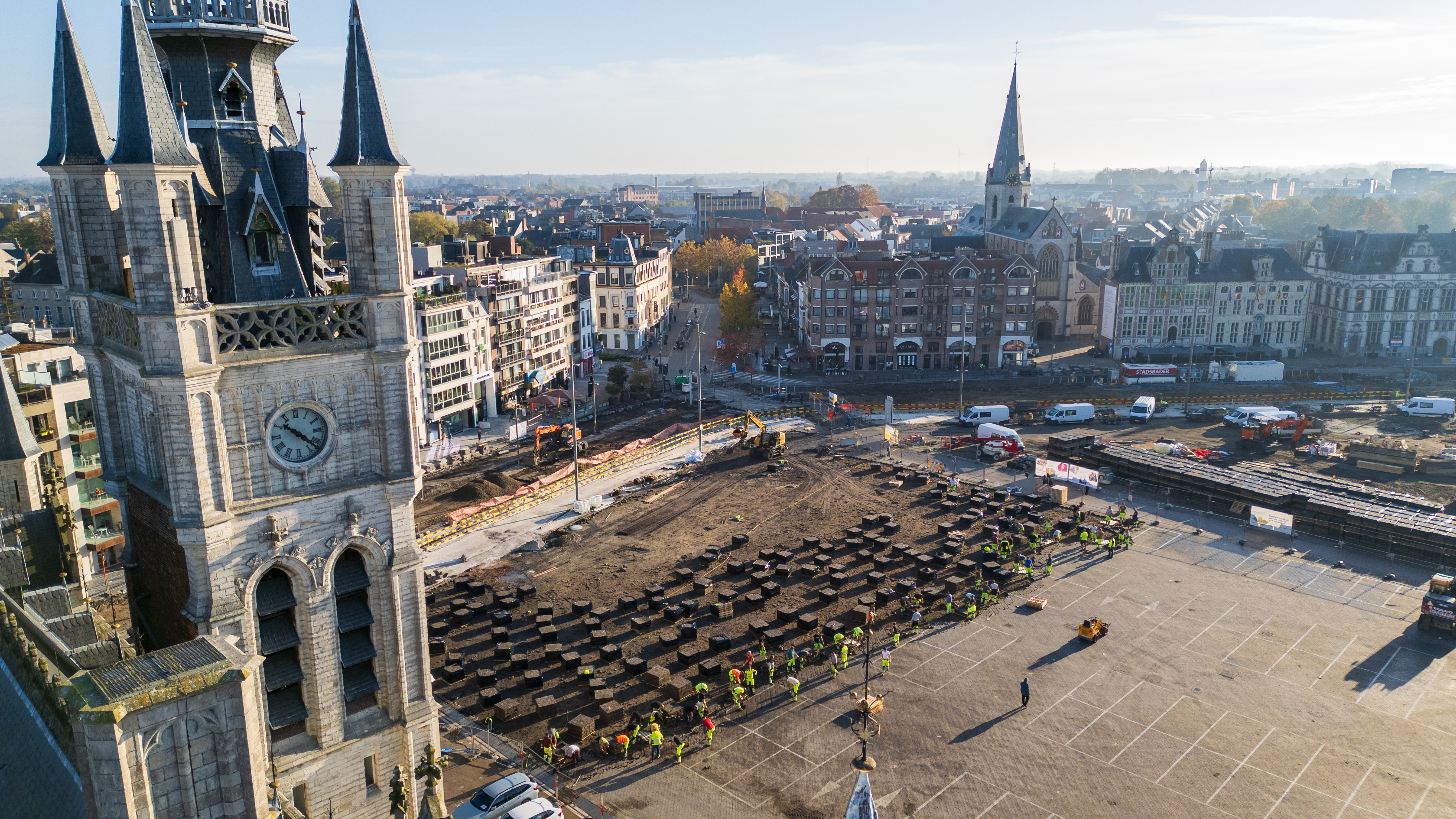 De stad Sint-Niklaas als circulaire pionier in heraanleg Grote Markt met gerecupereerde kleiklinkers