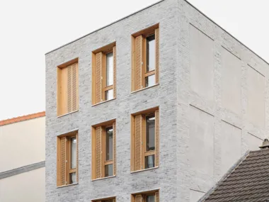 Eenvoud en elegantie dankzij de combinatie van hout en baksteen